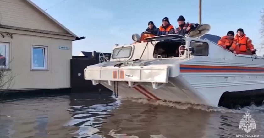 Rusya ve Kazakistan'daki sel nedeniyle 50 binden fazla kişi tahliye edildi