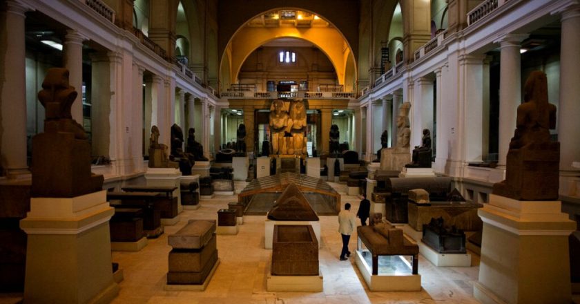 Mısır, Firavun II. Ramses'in çalınan 3 bin 400 yıllık heykelini geri aldı