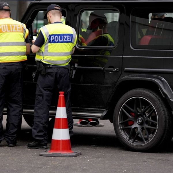 Almanya, Rusya adına casusluk yaptıkları iddiasıyla 2 kişiyi tutukladı