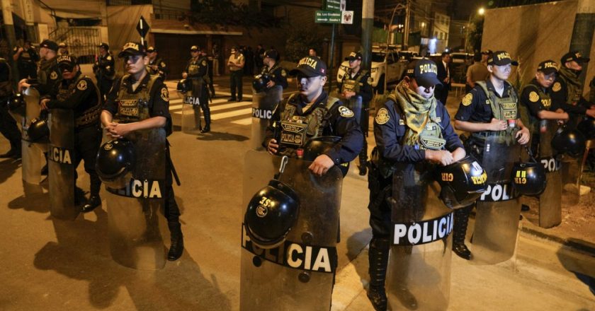 Peru'da polis, yolsuzluk soruşturması kapsamında Devlet Başkanı Boluarte'nin evine baskın düzenledi