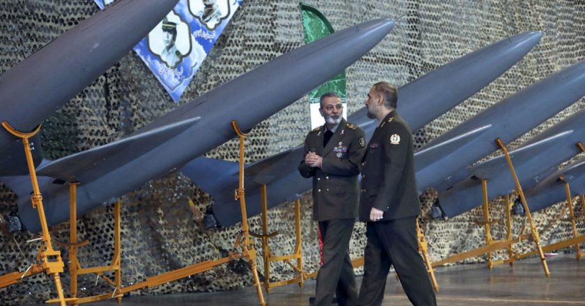 İran insansız hava araçları ve füzelerle İsrail'e hava saldırısı düzenledi