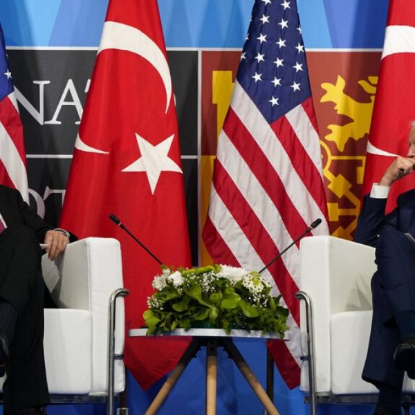 Erdoğan ile Biden'ın Beyaz Saray'da yapılması planlanan görüşmesi ertelendi
