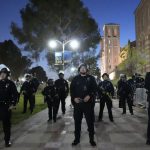 ABD'de Filistin yanlısı protestoların gerçekleştiği Kaliforniya Üniversitesi'ne yüzlerce polis gönderildi