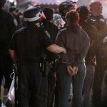 Amerika Birleşik Devletleri'nde polis Columbia Üniversitesi'ne baskın düzenledi;  Filistin yanlısı protestocular püskürtüldü