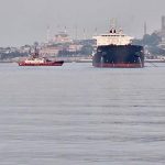 SON HABERLER |  Yük gemisi Haydarpaşa açıklarında karaya oturdu, Boğaz'da trafik durduruldu