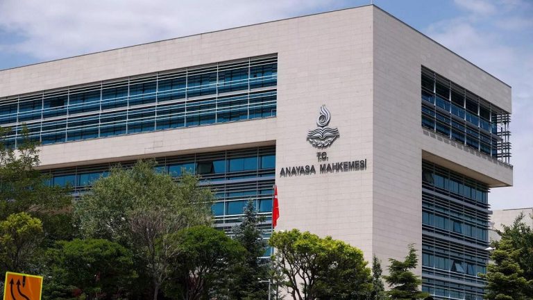 Anayasa Mahkemesi, Cumhurbaşkanlığı kararnamesiyle İletişim Başkanlığı'na verilen yetkiyi iptal etti.