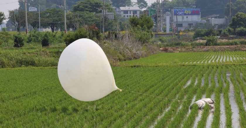 Seul: Kuzey Kore son haftalarda 2.000'den fazla çöp balonu gönderdi