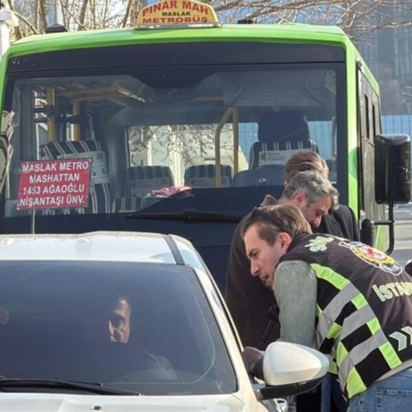 Sarıyer’de minibüste fiyat kavgası: Şoför yolcuları rehin aldı! – Türkiye’den son dakika haberleri