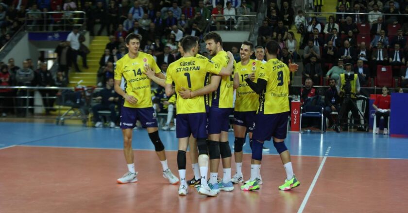 Erkekler Kupa Voley finalinde Fenerbahçe, Halkbank’a set vermeden şampiyon oldu