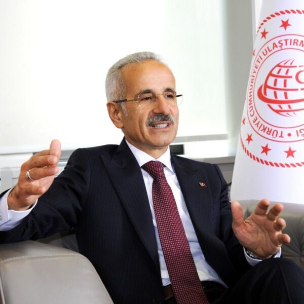 Ulaştırma ve Altyapı Bakanı Abdulkadir Uraloğlu duyurdu! İstanbul Havalimanı’nda 17 Nisan’da başlayacak