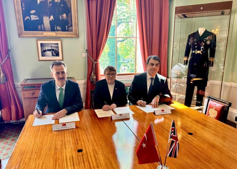 Savunma Sanayii Başkanı Haluk Görgün, İngiltere’de