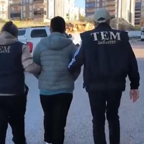 47 ildeki FETÖ operasyonunda 77 zanlı tutuklandı