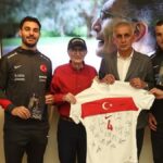 A Milli Takım oyuncularından Aziz Sancar’a ziyaret
