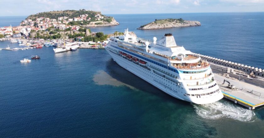 Amasra bayramda nüfusunun 25 katı ziyaretçi ağırladı