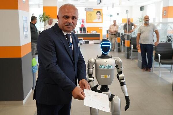 Türkiye’de bir ilk! Robotu nüfusa kaydettirdiler: “Festman artık Canikli”