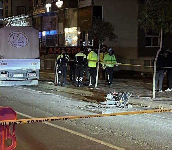 Polis takibinden kaçan iki kişi kaza sonucu hayatını kaybetti