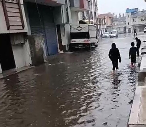 Adana’da Şiddetli Yağışlar Sokakları Su Bastı