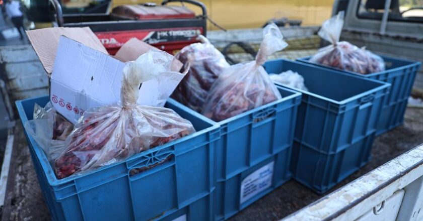 Otobüsün bagajında kaçak et depolandı