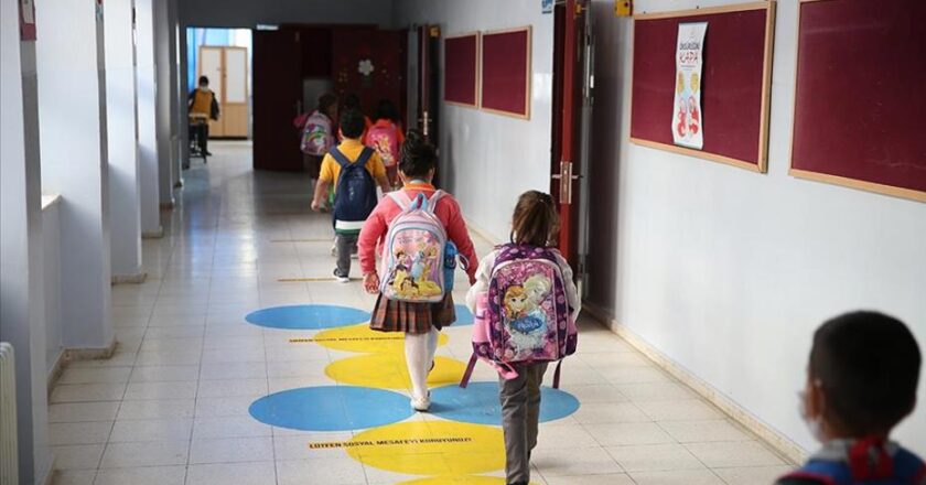 Zorbalığa karşı yeni adım: Okula başlama yaşı değişecek mi?