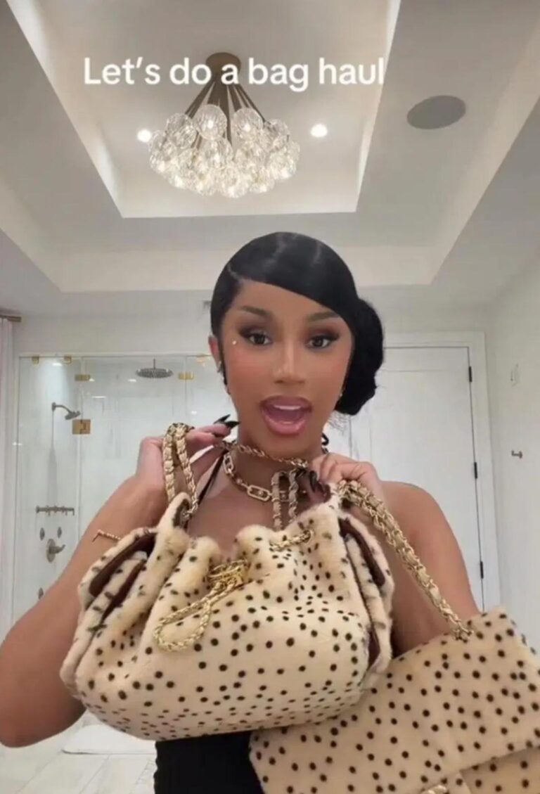 Cardi B çanta koleksiyonunu paylaştı: 2,1milyon TL’lik çantası dikkat çekti